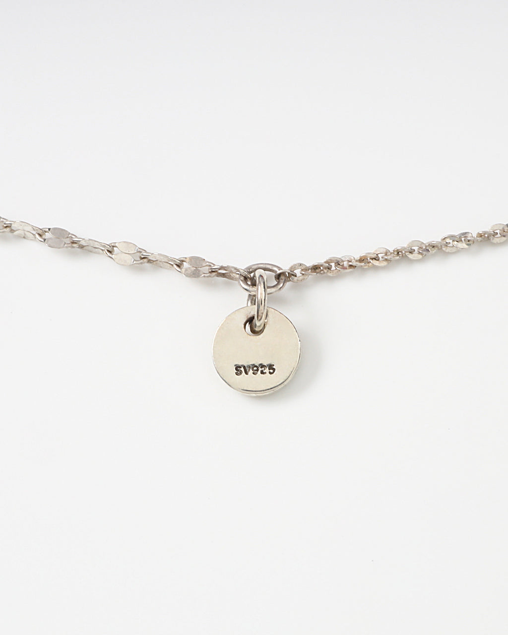 Loop necklace