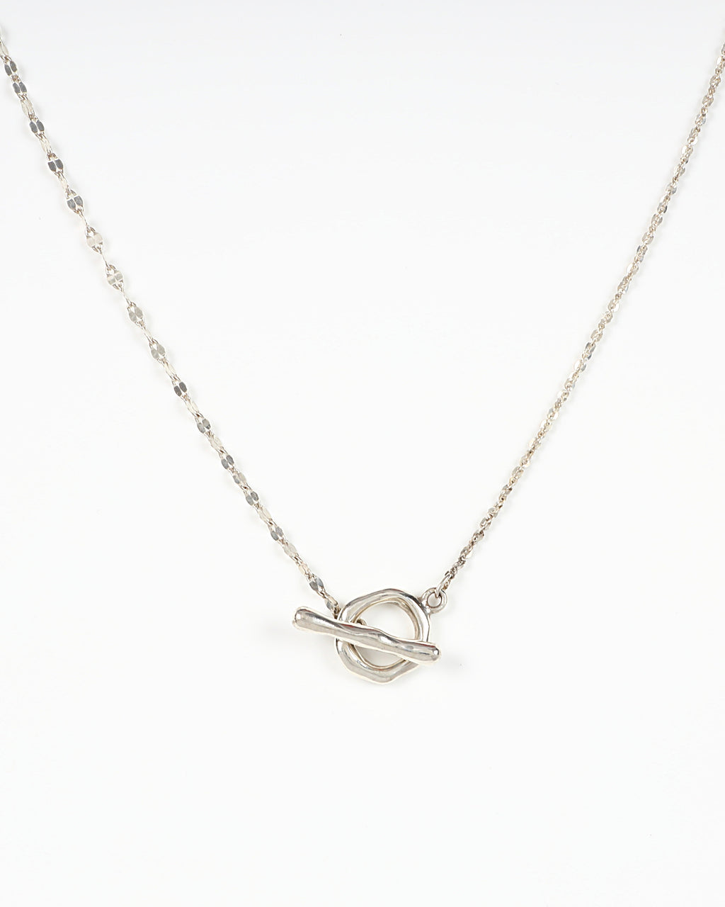 Loop necklace