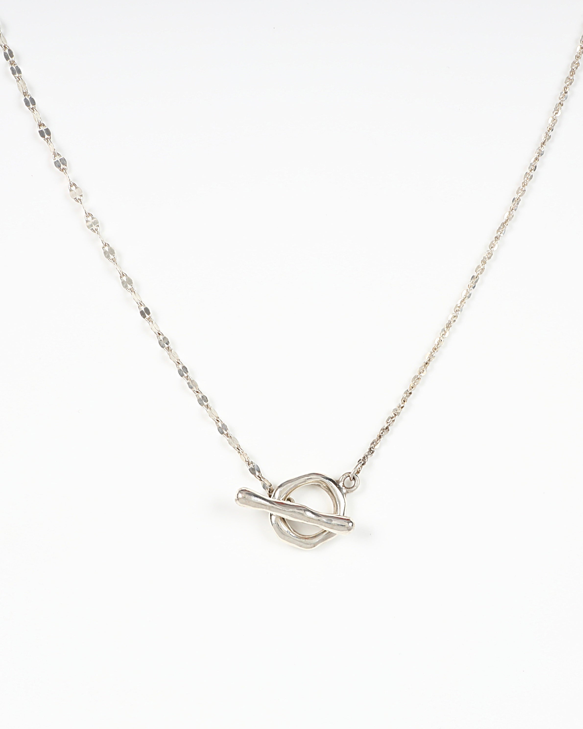 Loop necklace
