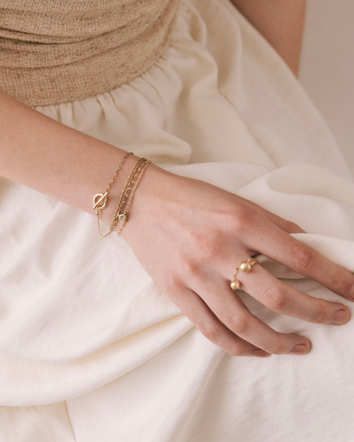 Loop necklace