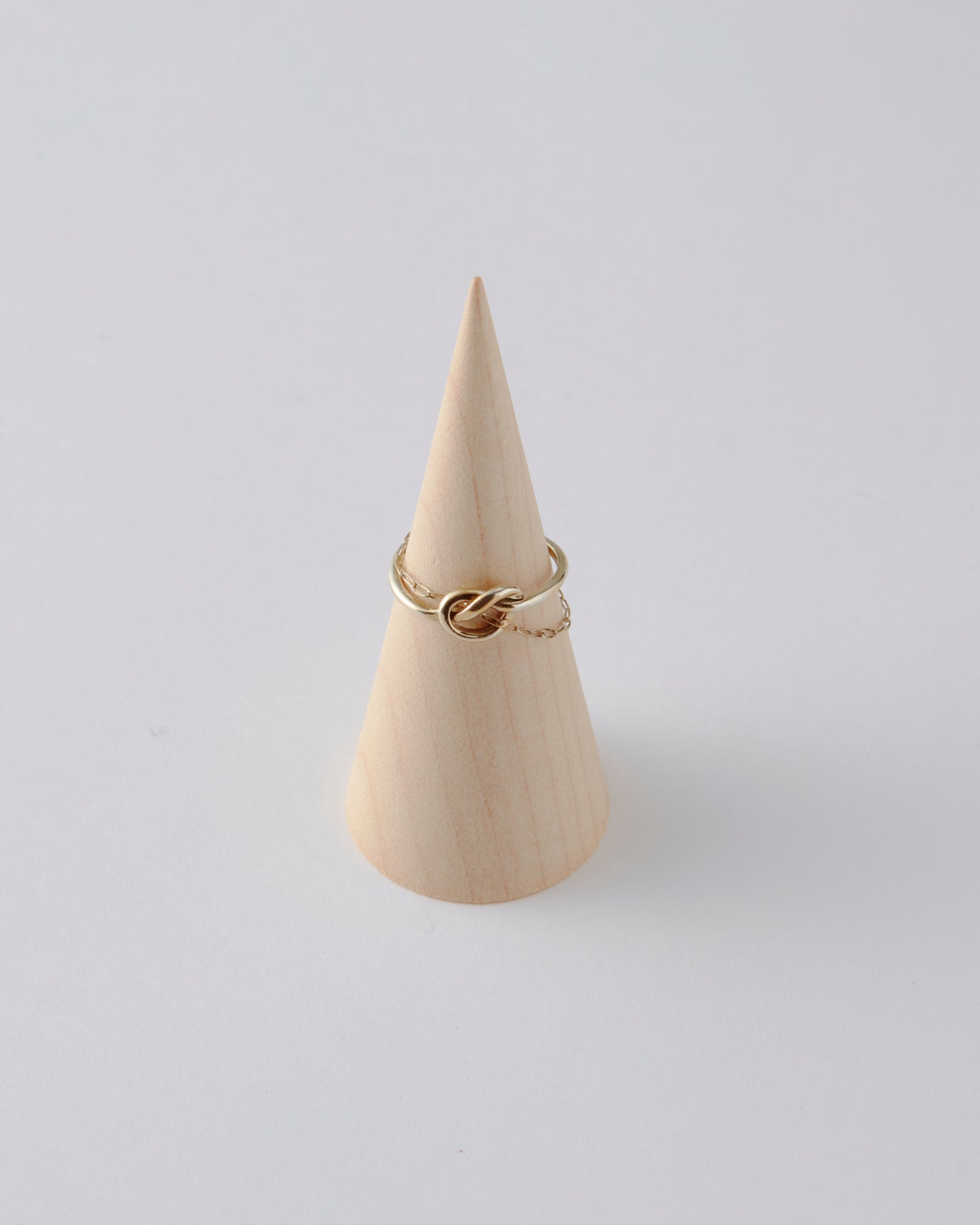 Knot ring