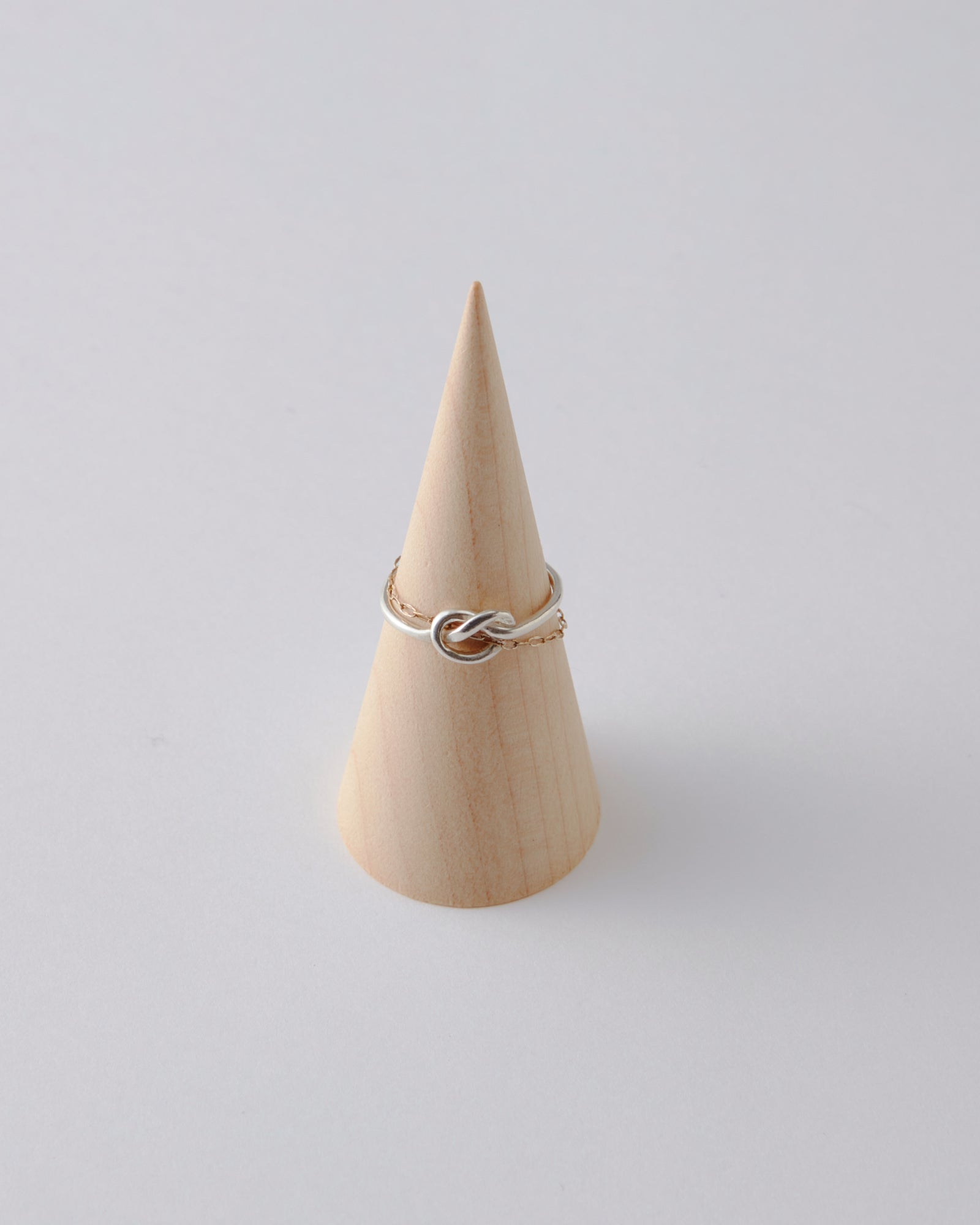 Knot ring