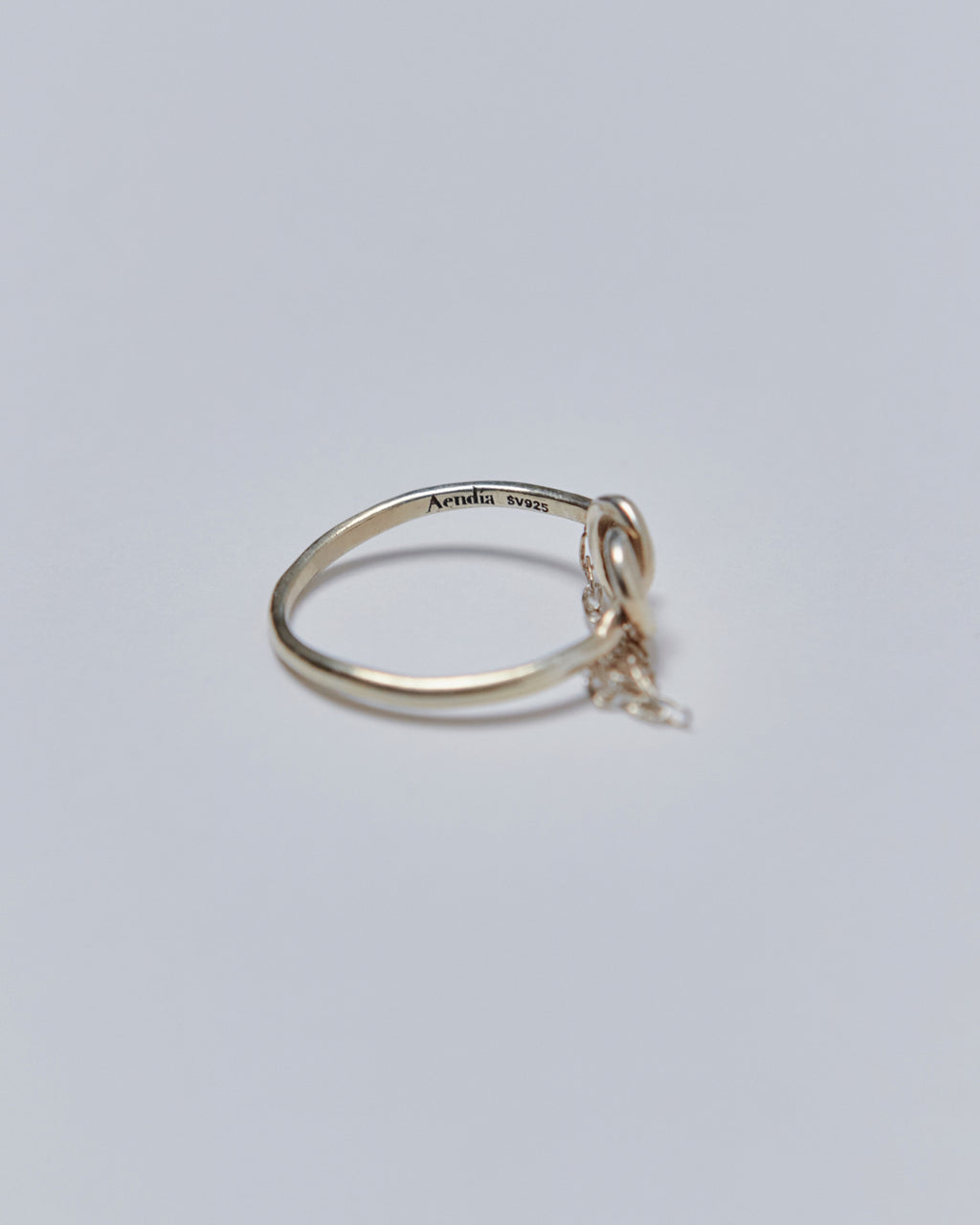Knot ring