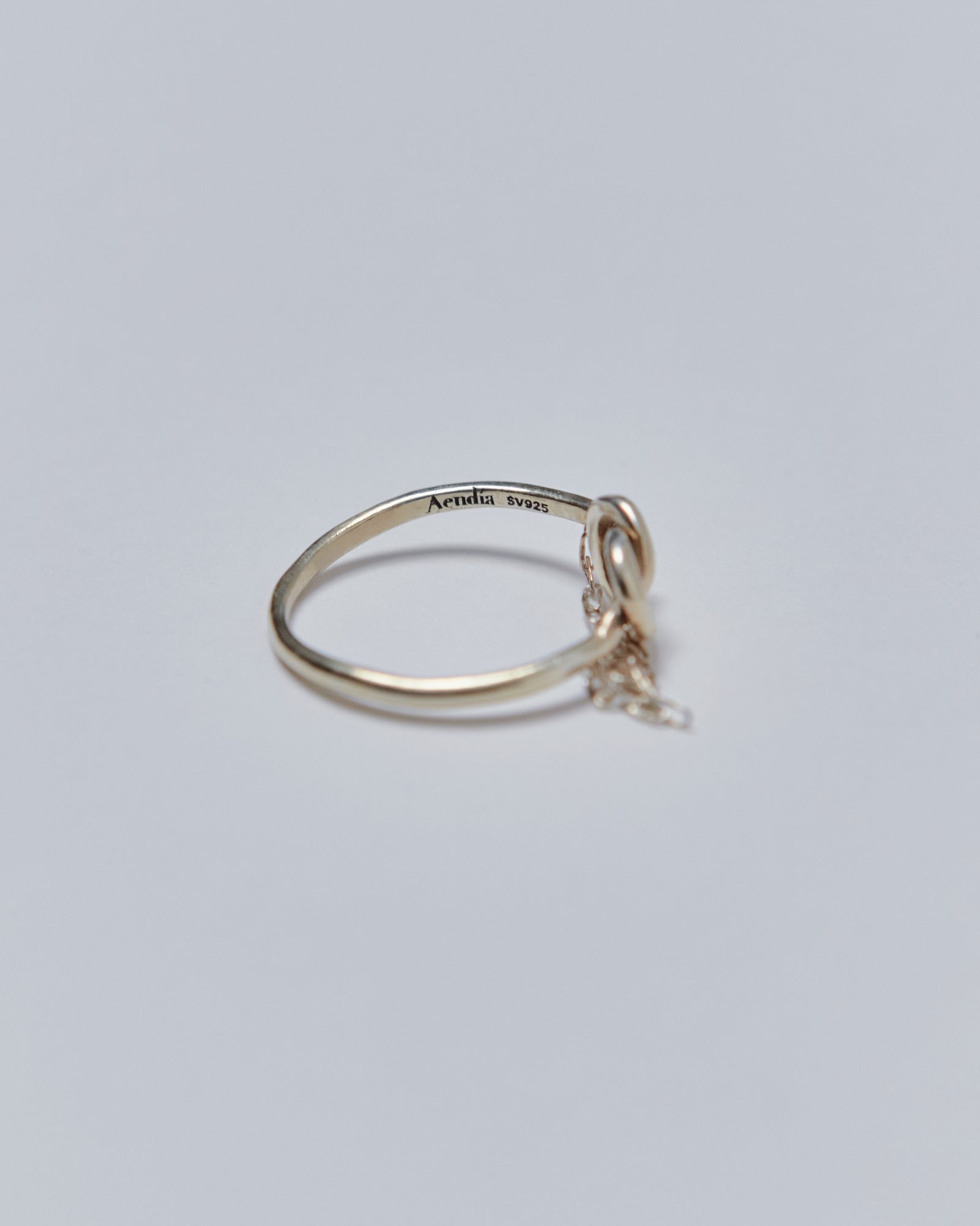Knot ring